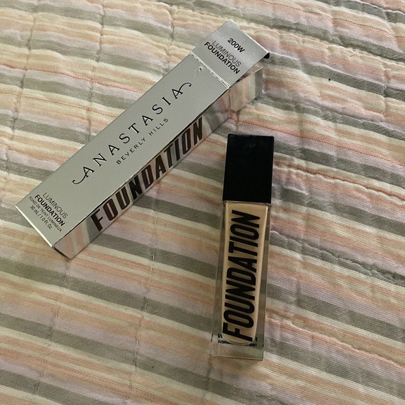 Anastasia Beverly Hills Makeup Anastasia Foundation 3ml 200w Poshmark